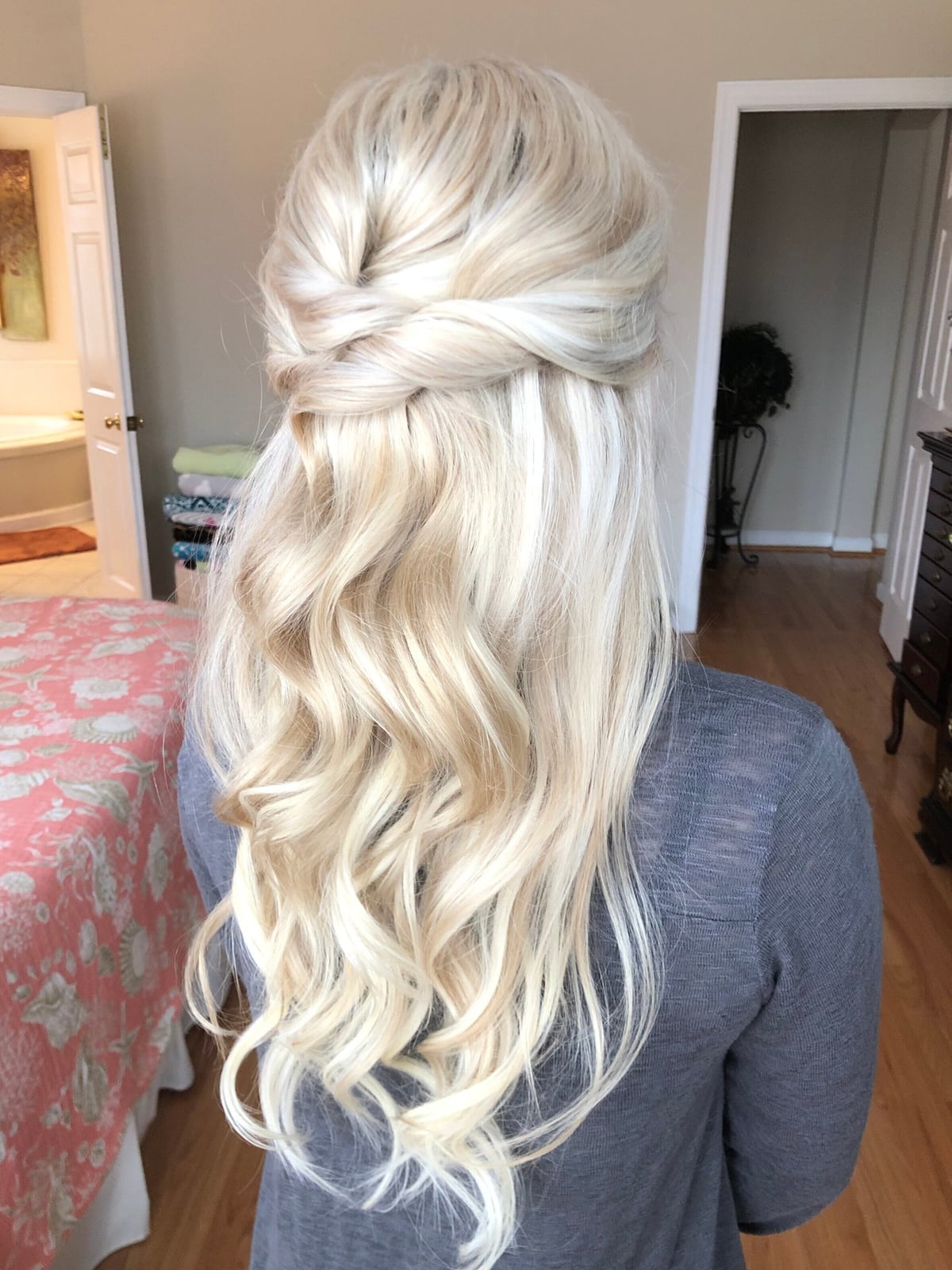 Mid-Back Blonde Half Up With Twists Mid-Back Blonde Half Up With Twists — Extensions Hairstyles