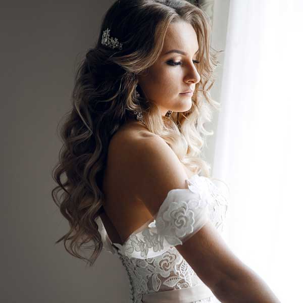 Mid-Back Ash Blonde With Hair Accessory Mid-Back Ash Blonde With Hair Accessory — Extensions Hairstyles