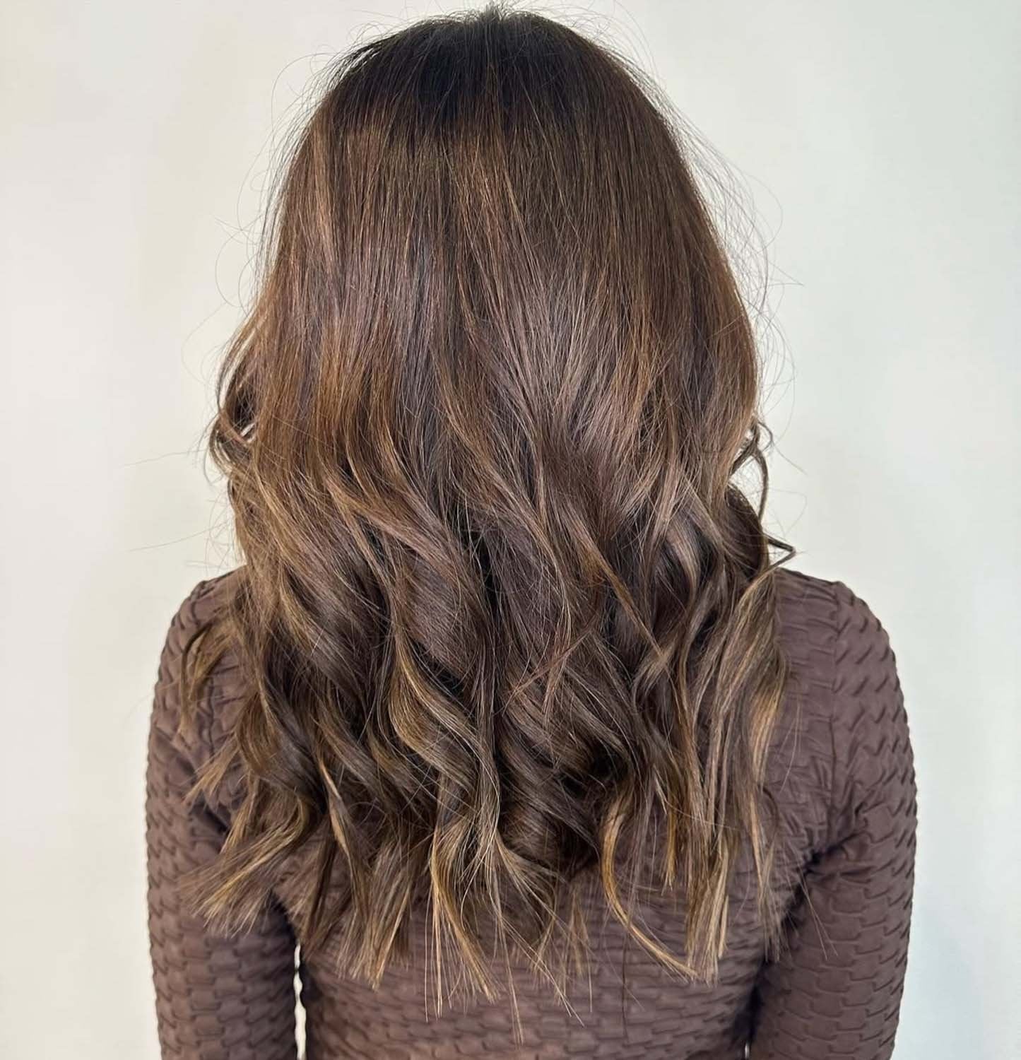 Collarbone Wavy Brown With Highlights Collarbone Wavy Brown With Highlights — Extensions Hairstyles