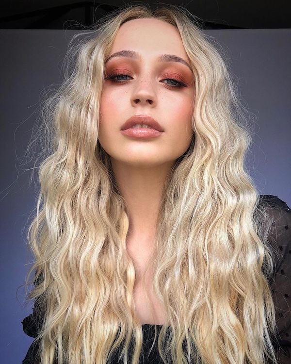 Collarbone Ash Blonde With Root Shadow Collarbone Ash Blonde With Root Shadow — Extensions Hairstyles