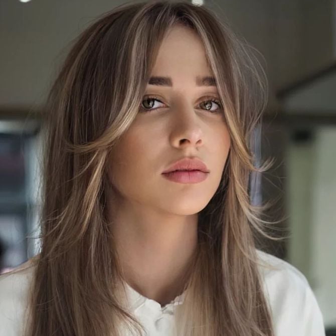 Dark Blonde Lob With Face Framing — Face Framing Highlights