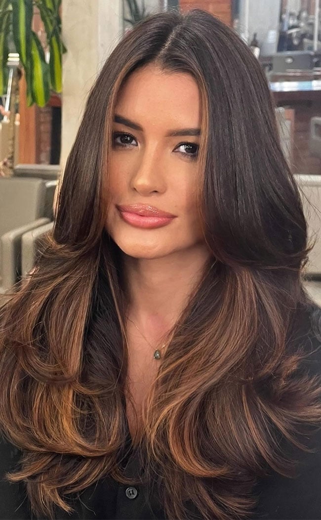 Long Wavy Blonde With Face Framing — Face Framing Highlights