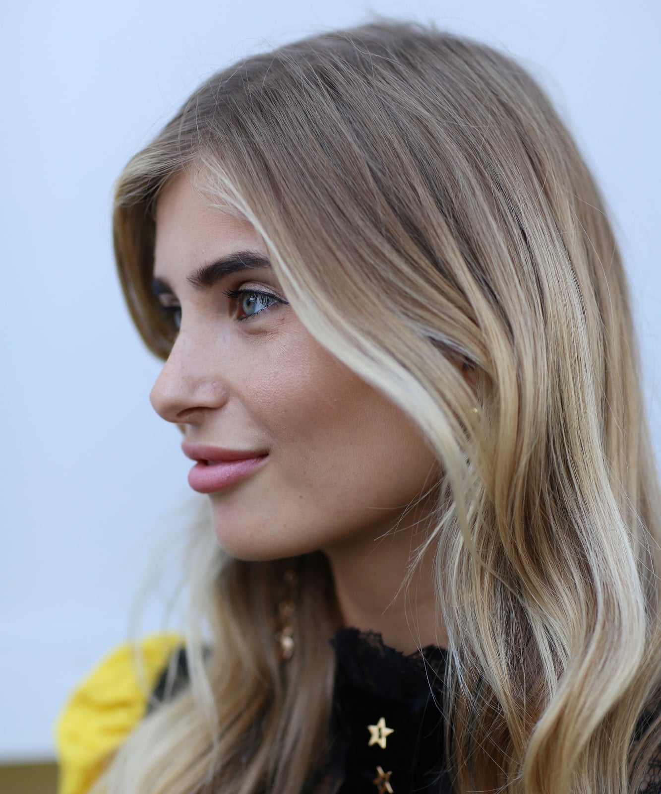 Ash Blonde Bob With Chunky Highlights — Face Framing Highlights