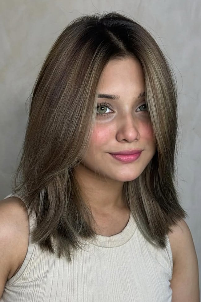 Chin Length Bob With Subtle Highlights — Face Framing Highlights