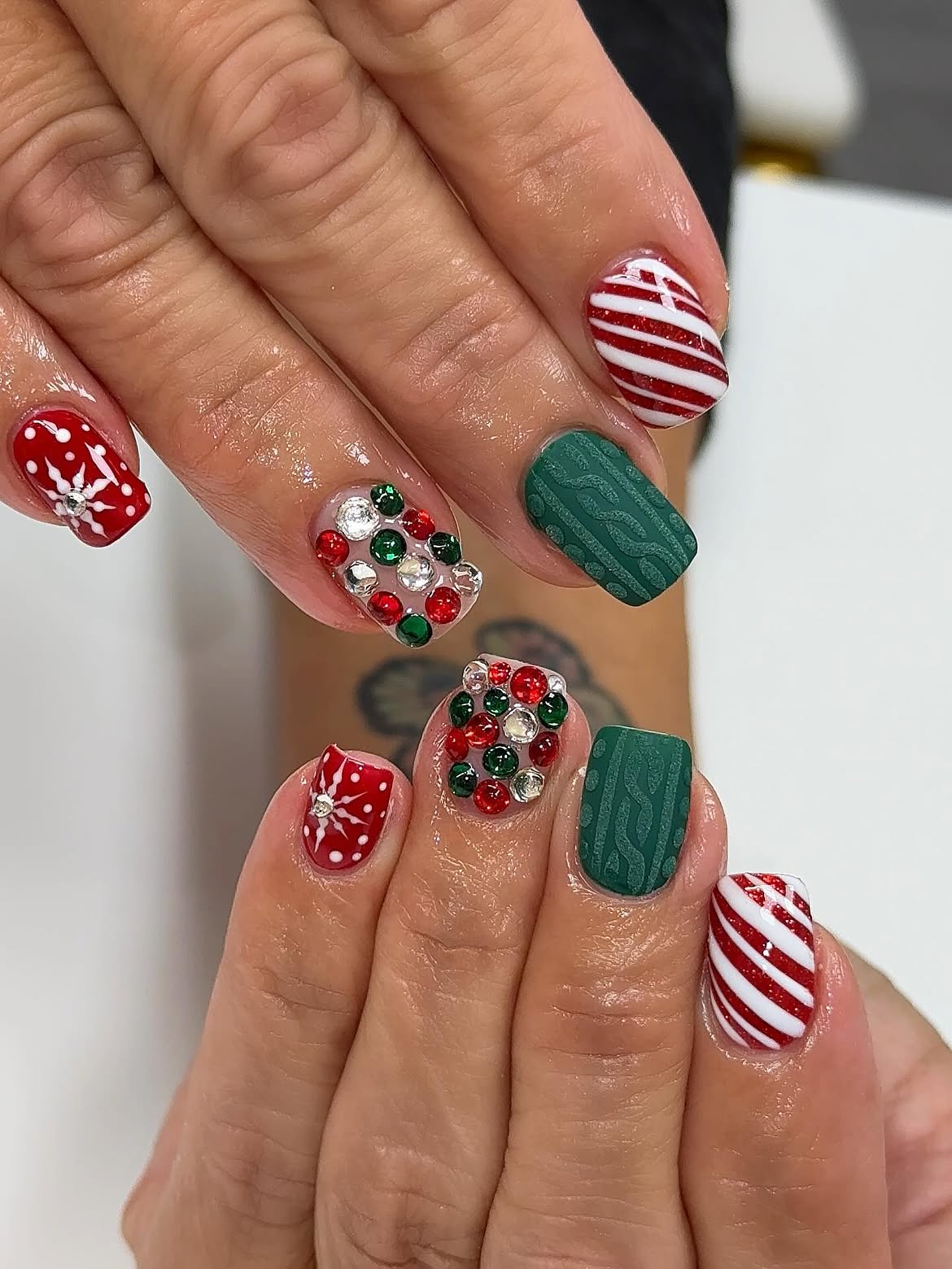 Festive Christmas Sweater & Candy Cane Nails