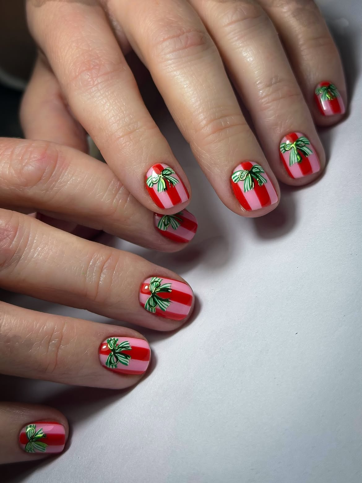 Festive Gift Box Christmas Nails