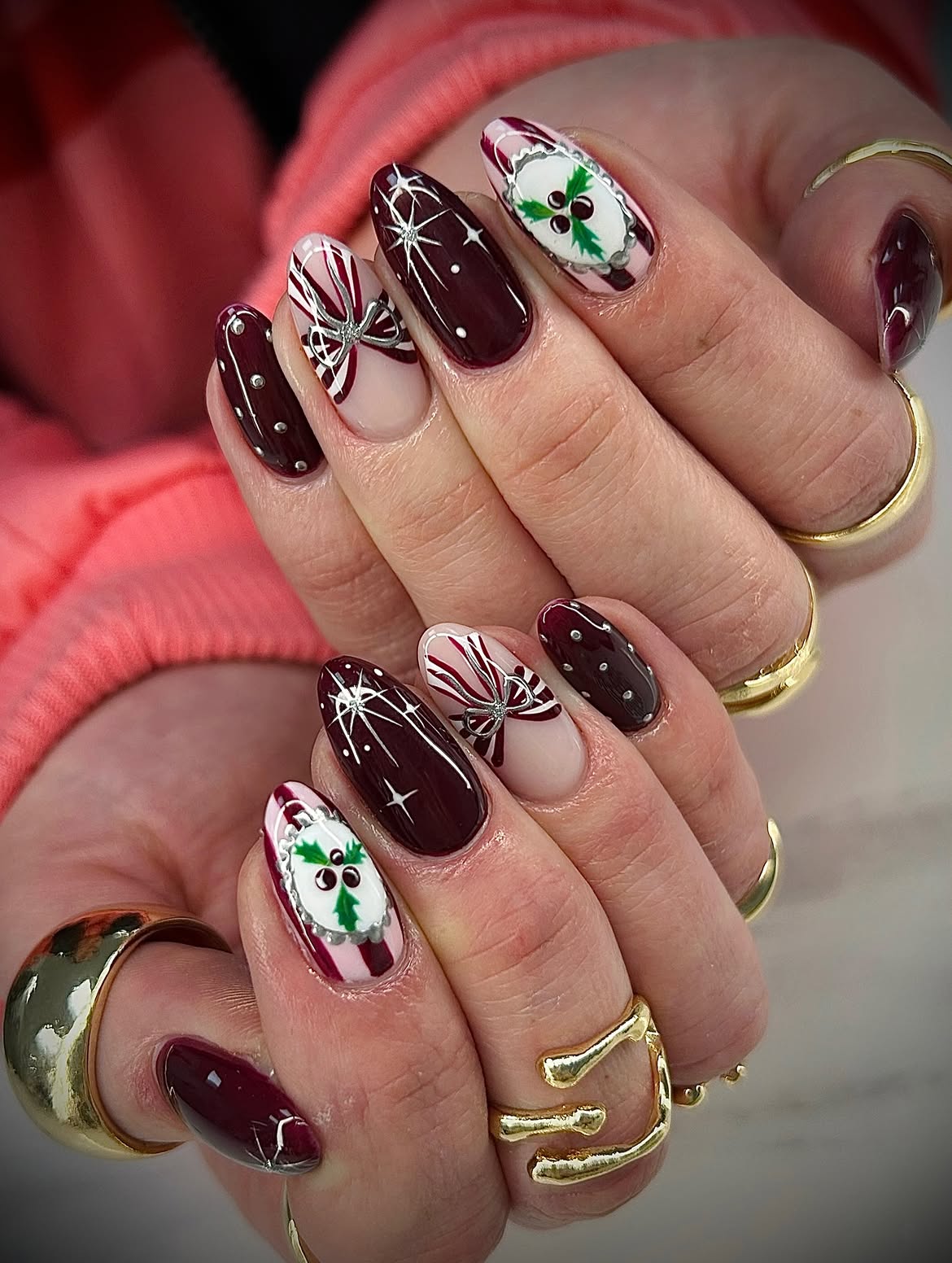 Festive Holly & Bow Christmas Oval Nails