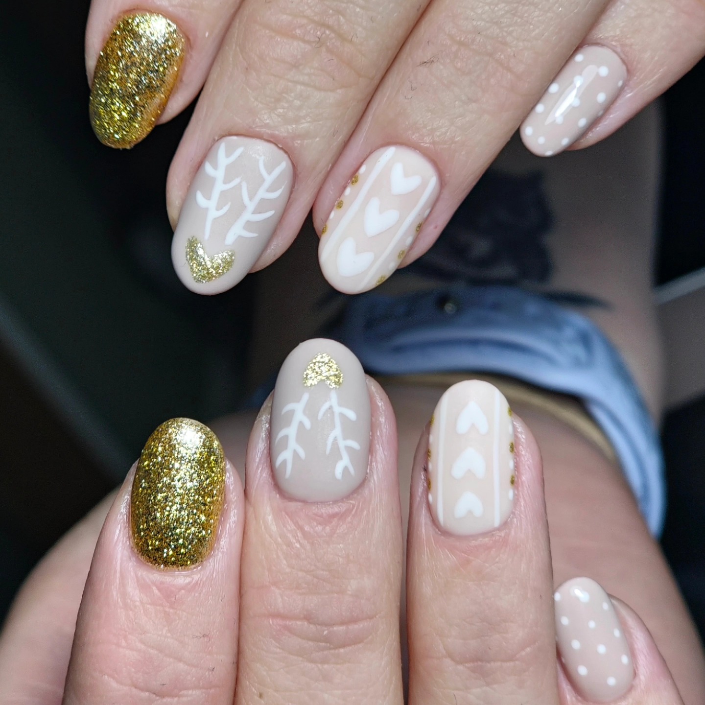 Festive Neutral Christmas Tree & Heart Nails