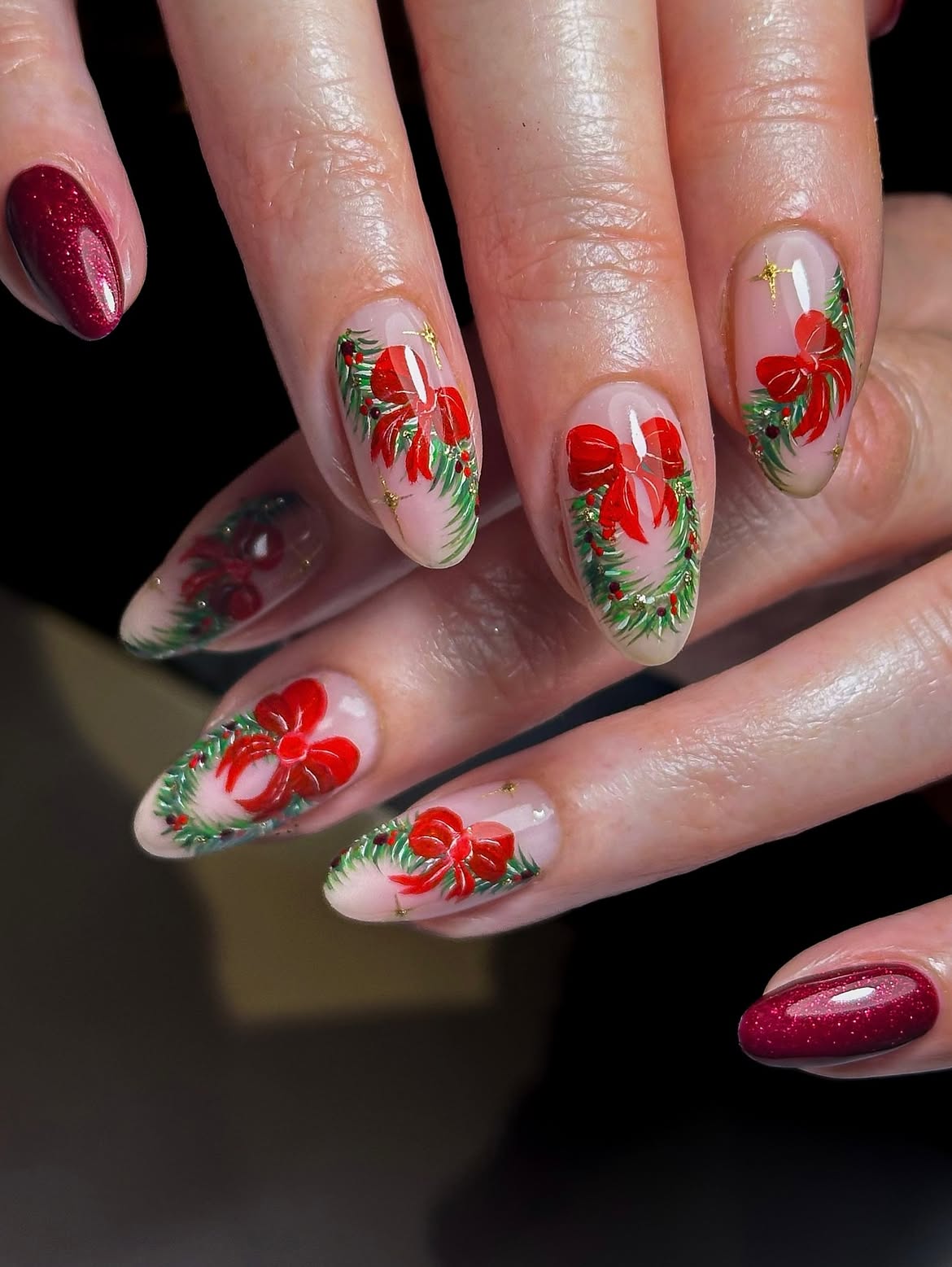 Festive Red Bow Christmas Wreath Oval Nails