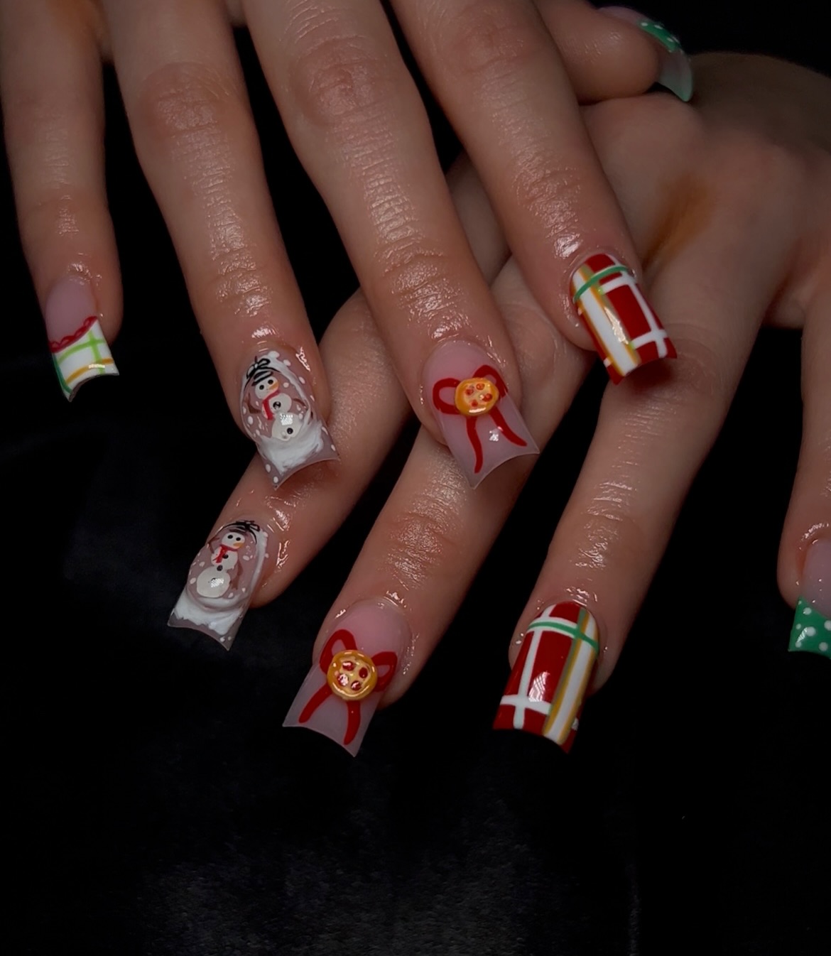 Festive Snow Globe & Gift Box French Tips