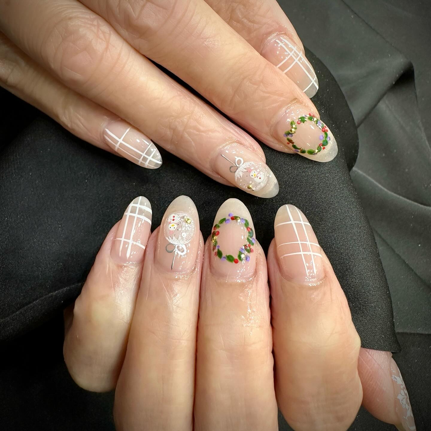 Festive Snow Globe Wreath Almond Nails