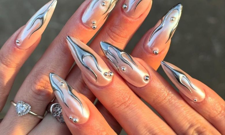 Chrome Flame Press On Nails - Chrome Flame Metallic Stiletto Nails L / Short Oval