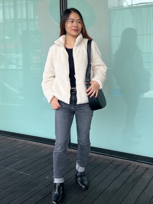 Cream Fleece Cropped Jacket with Slim Jeans and Black Ankle Boots — Fleece Outfits