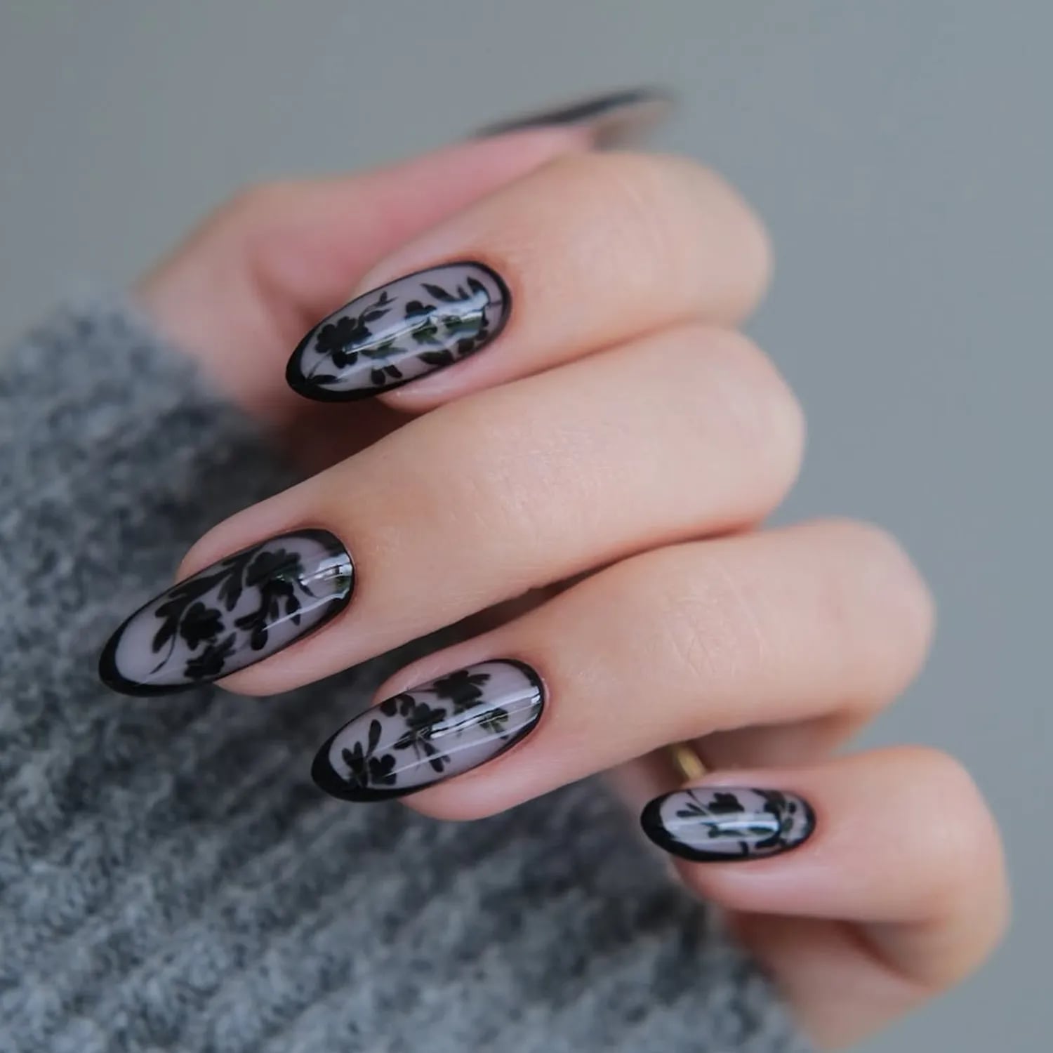 Black Lace Floral Pattern Medium Oval Nails Black Lace Floral Pattern Medium Oval Nails — Floral Nails