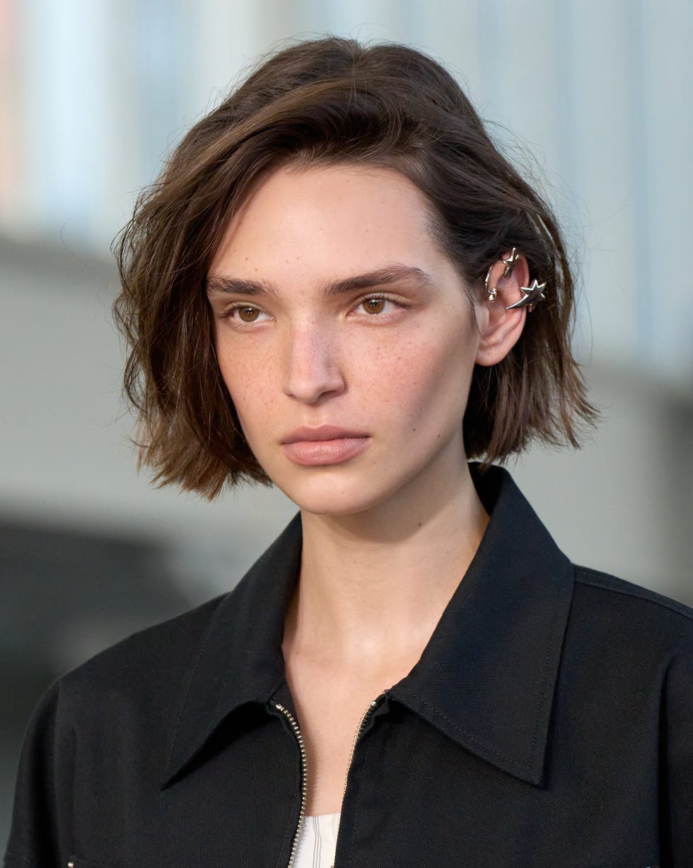Textured Brunette Bob Curtain Bangs, Chin — French Bob