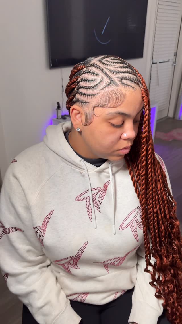 Mid-Back Dark Brown Twists With Defined Pattern Mid-Back Dark Brown Twists With Defined Pattern — Fulani Twists