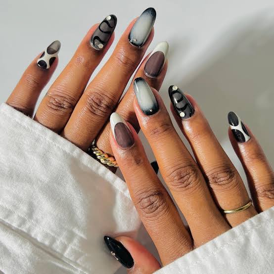 White Outline Sheer Nude Medium Oval Nails, Close-Up Take — Gel Nails