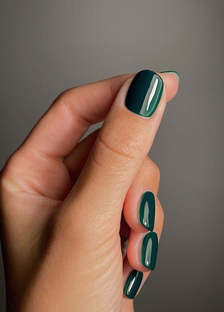 Short Oval Deep Forest Green Nails — Gel Nails Colors