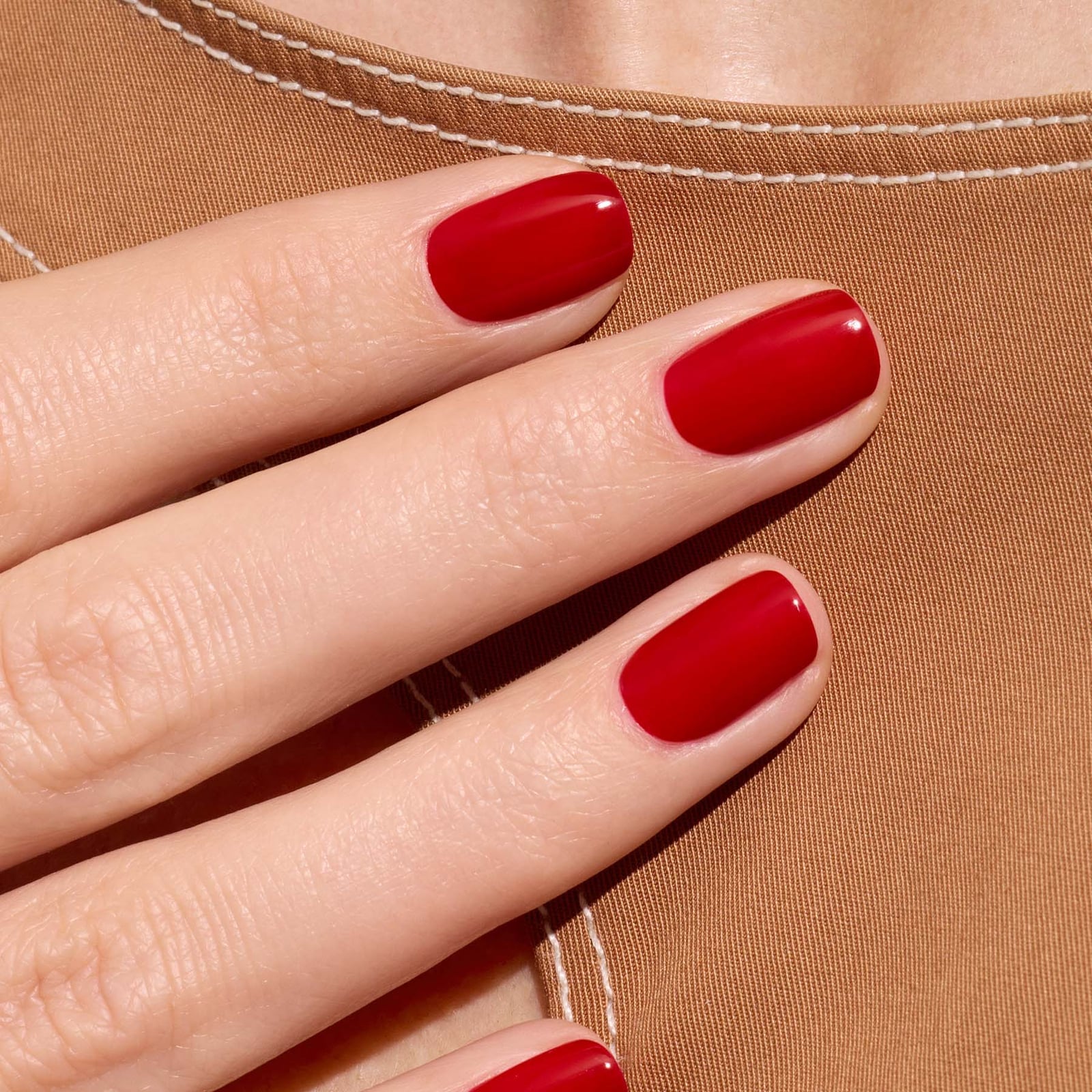 Short Square Vibrant True Red Polish — Gel Nails Polish