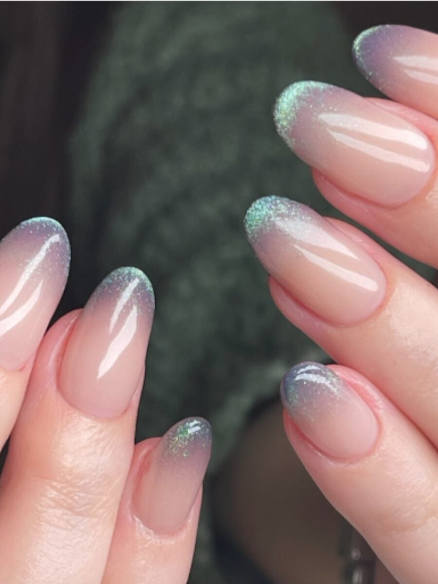 Medium Oval Cat-Eye with Glitter Tips Medium Oval Cat-Eye with Glitter Tips — Gel X Nails