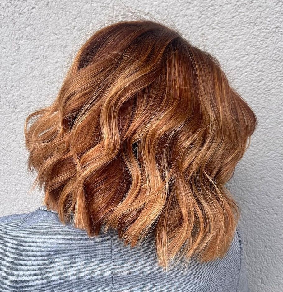 Collarbone Red Base With Ginger and Blonde Highlights Collarbone Red Base With Ginger and Blonde Highlights — Ginger Highlights