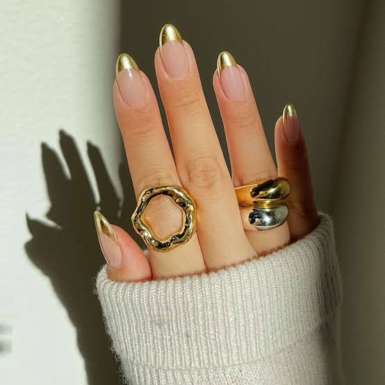 Sharp Gold French Tips Medium Almond Nails Sharp Gold French Tips Medium Almond Nails — Gold French Tip Nails