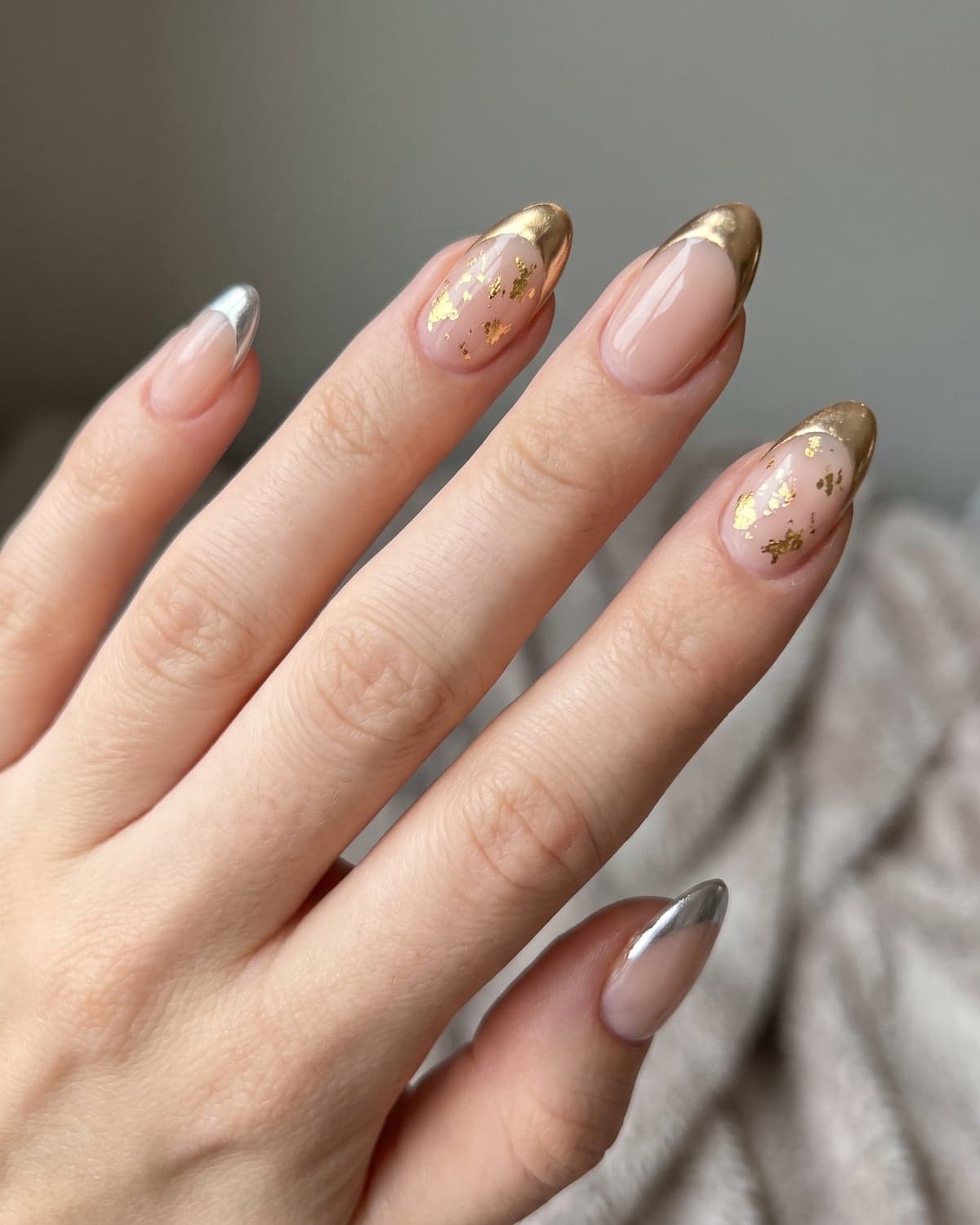 Textured Gold Foil Tips Short Oval Nails Textured Gold Foil Tips Short Oval Nails — Gold French Tip Nails