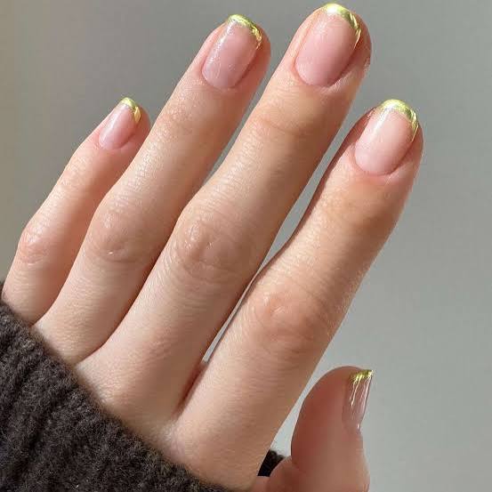 Gold French Manicure Short Almond Nails Gold French Manicure Short Almond Nails — Gold French Tip Nails