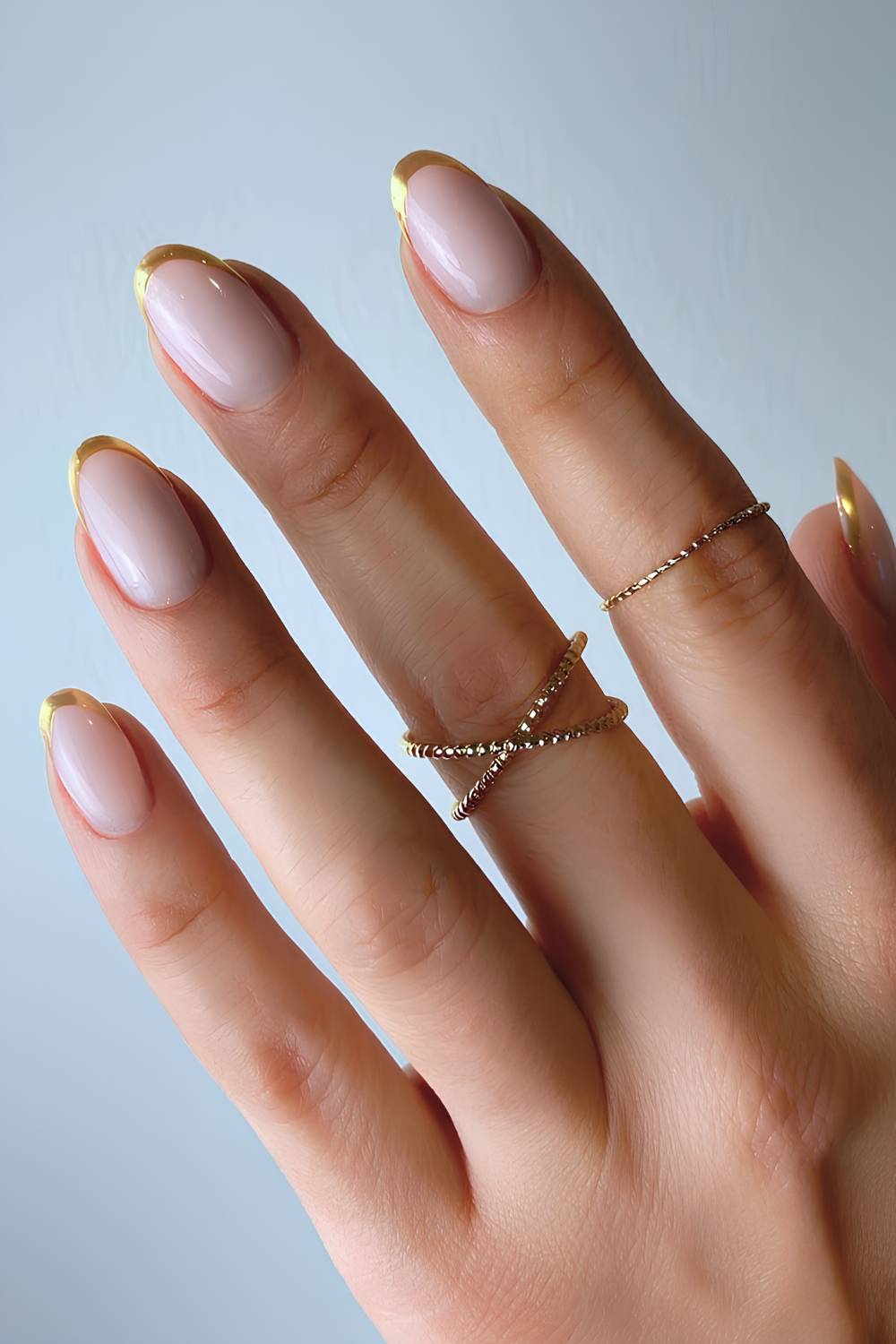 Clean Gold Line French Oval Nails Clean Gold Line French Oval Nails — Gold French Tip Nails