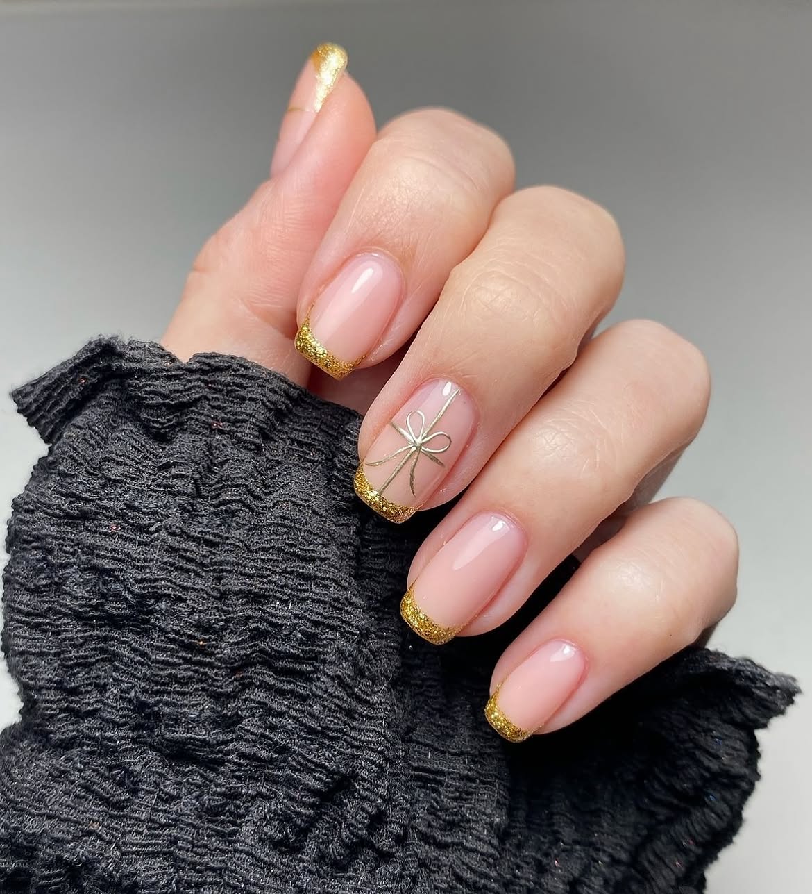 Gold Glitter French Bow Accent Nails
