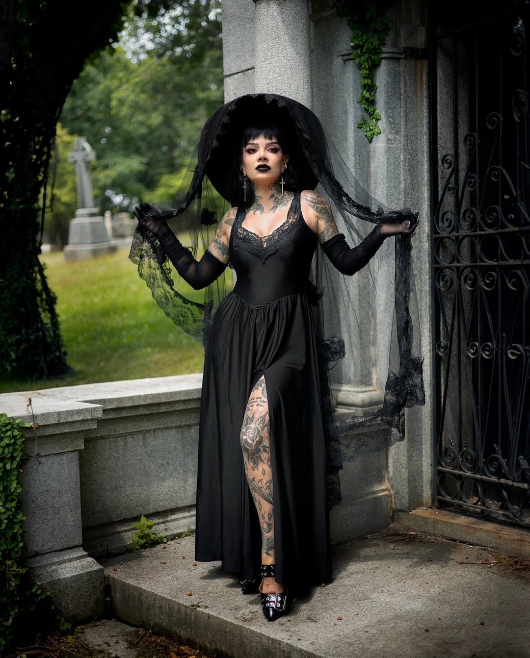 Long Gothic Dress with High Slit and Wide-Brimmed Hat — Goth Outfits