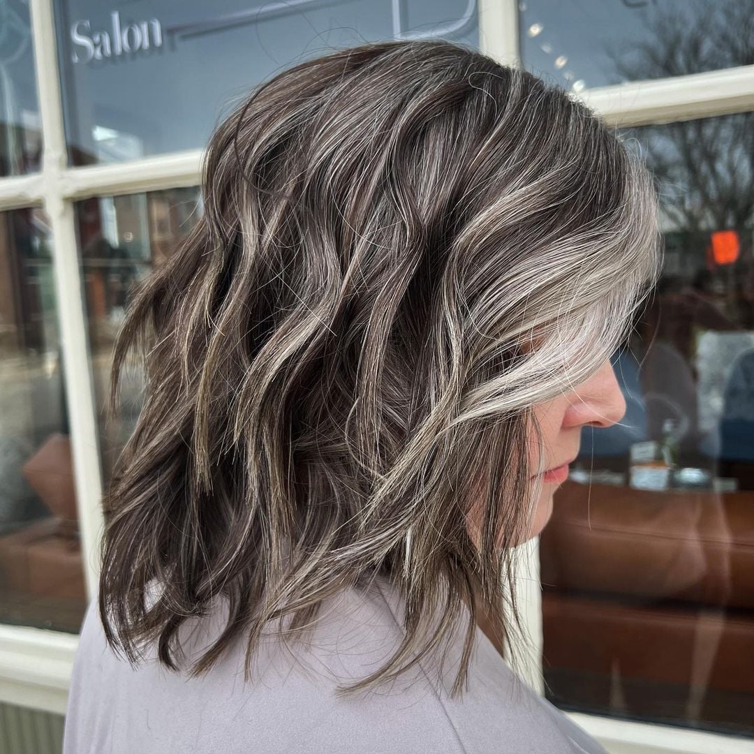 Collarbone Wavy Blend Dark Brown Face-Framing — Gray Blending