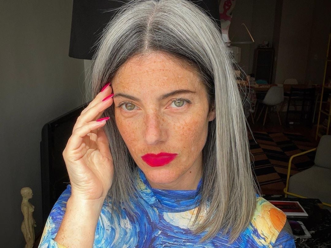 Mid-Back Straight Hair With Root Shadow Effect — Gray Blending Hair