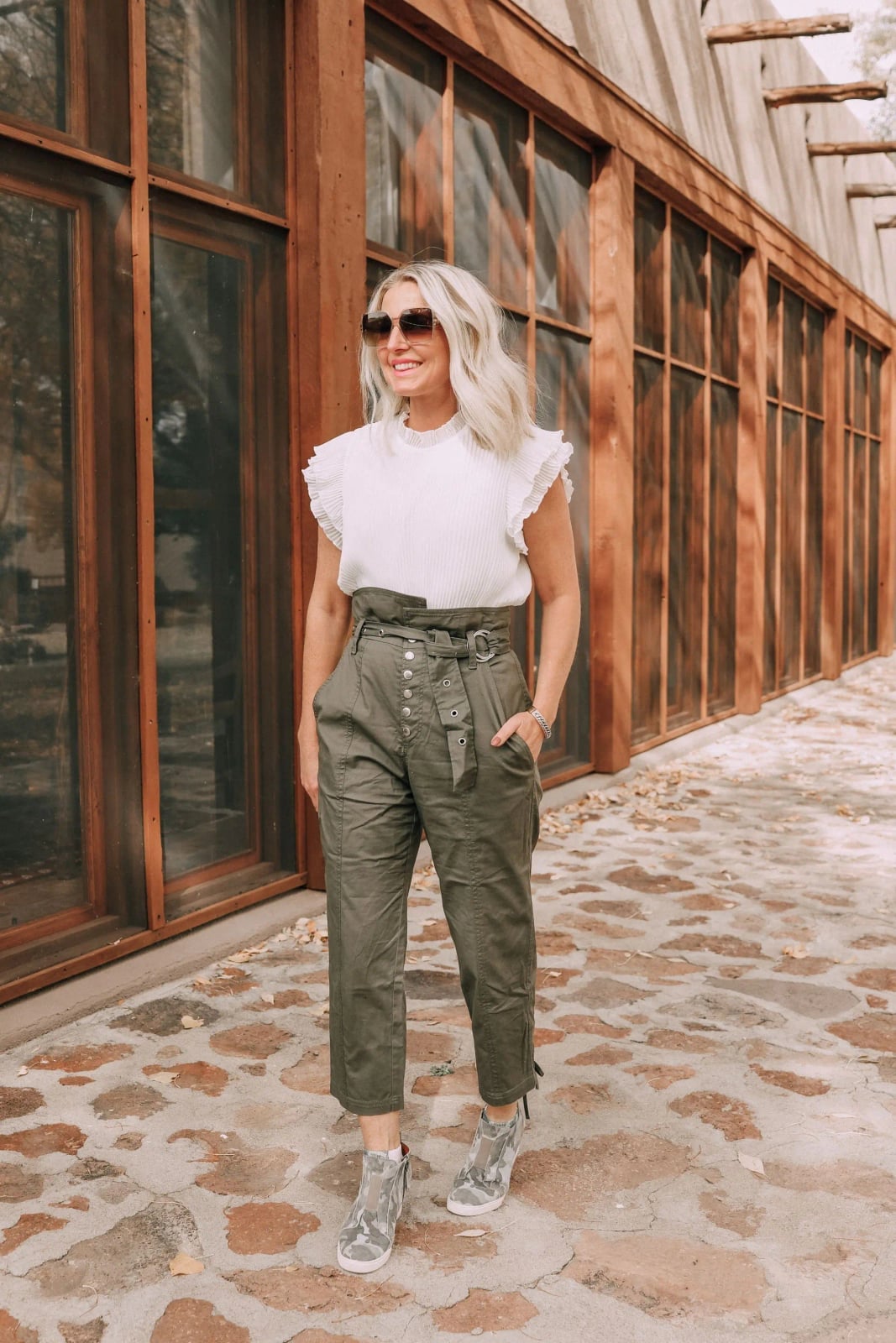 High-waisted Army Green Cargo Pants with Ruffled Top — Green Cargo Pants Outfit