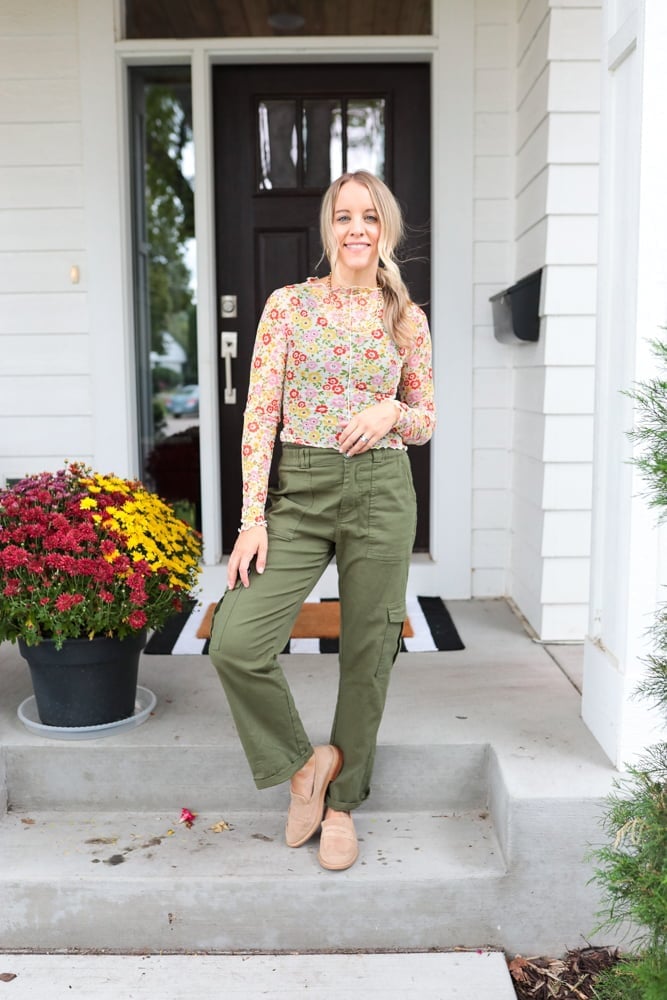 Olive Green Cargo Pants with Floral Print Top — Green Cargo Pants Outfit
