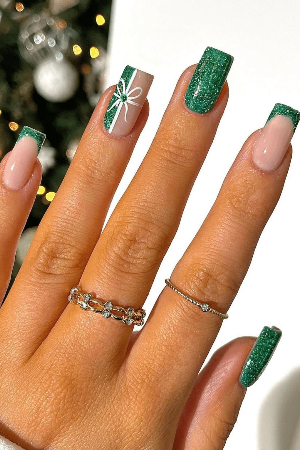 Emerald Green Glitter French Tip Bow Short Square Nails — Green Christmas Nails