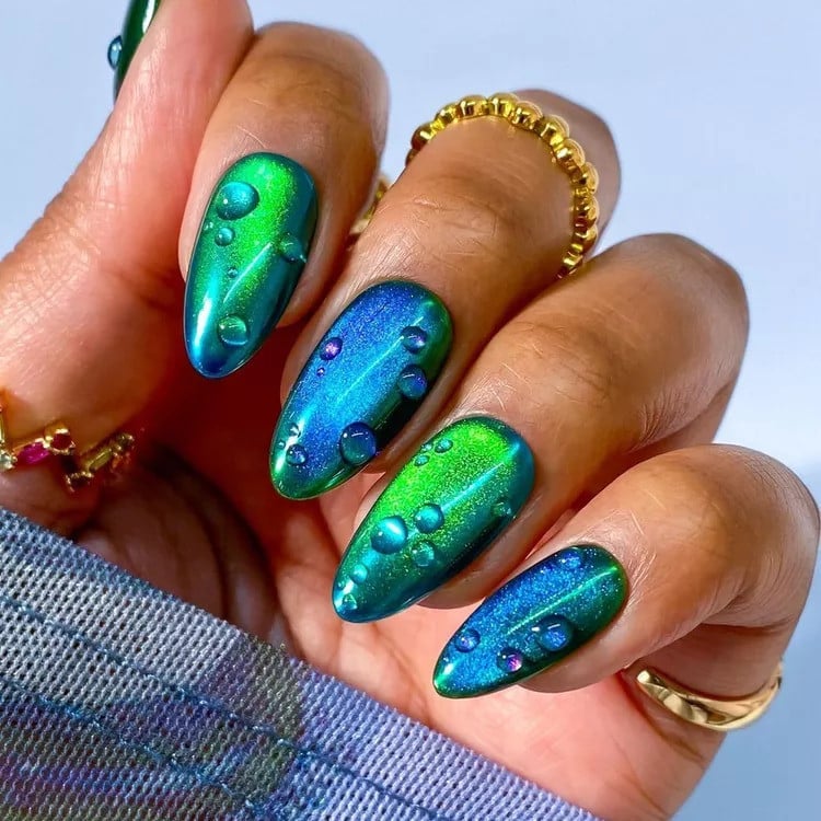 Dark Green Blue Chrome Nails With Water Droplets — Green Chrome Nails