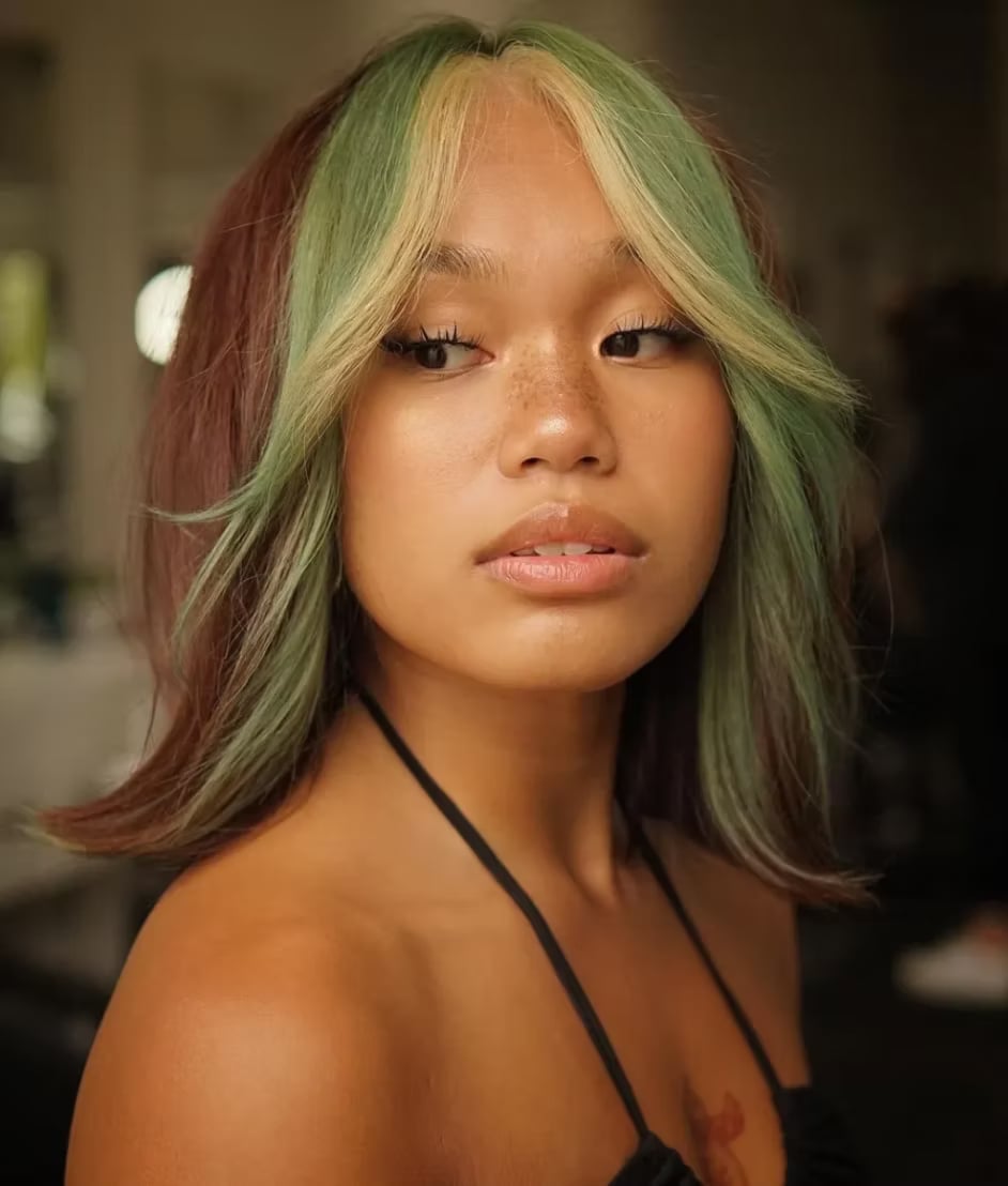 Layered Collarbone Cut With Green Face-Framing — Green Highlights