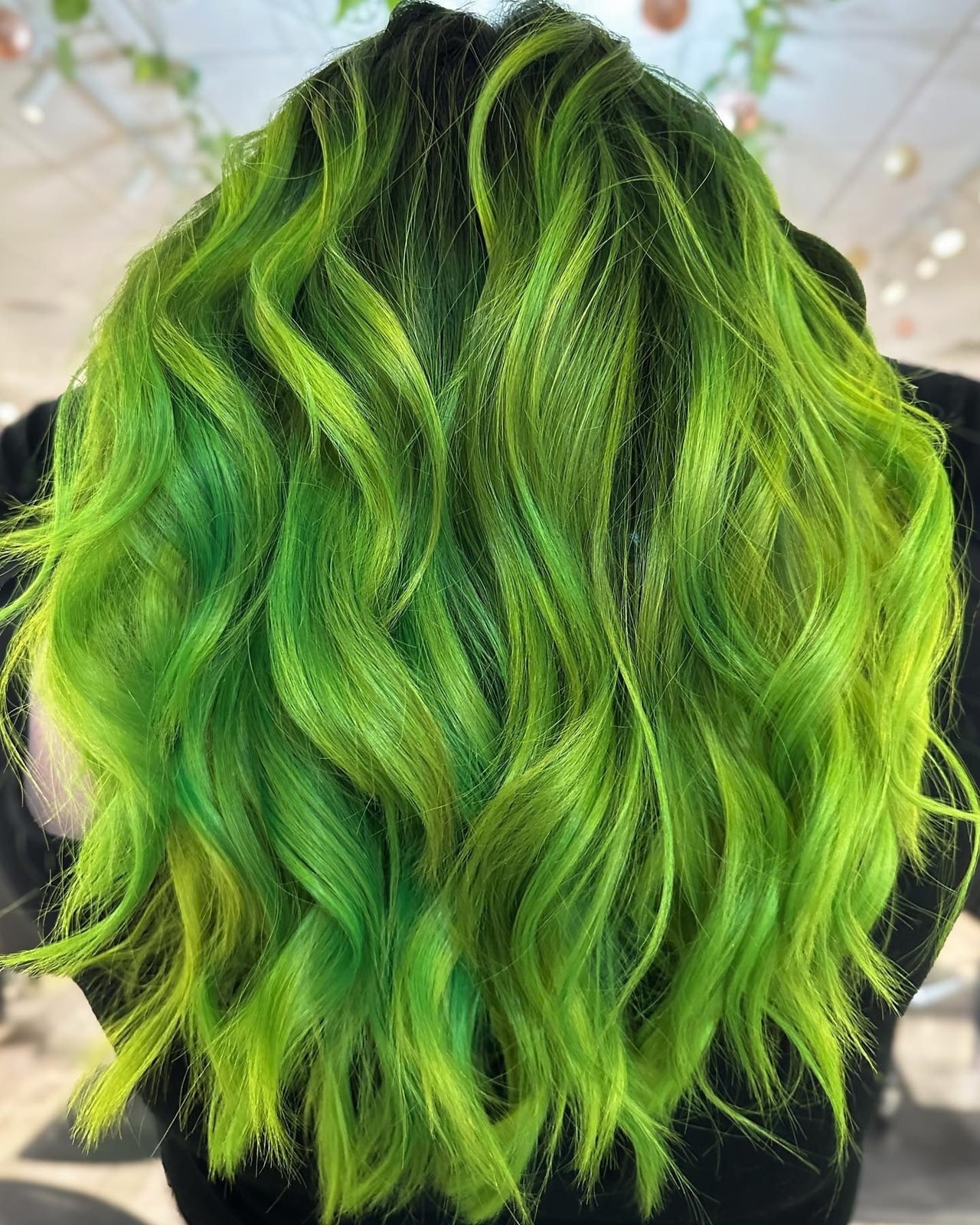 Mid-Back Layers With Bright Green — Green Highlights