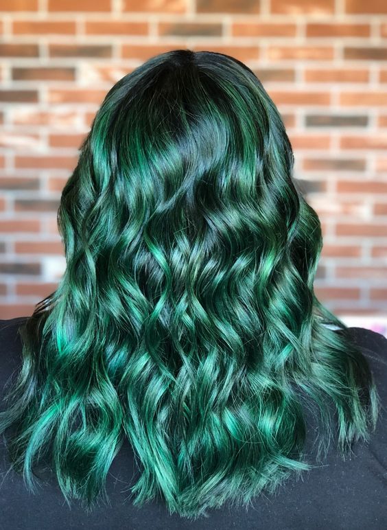 Mid-Back With Emerald Green Highlights