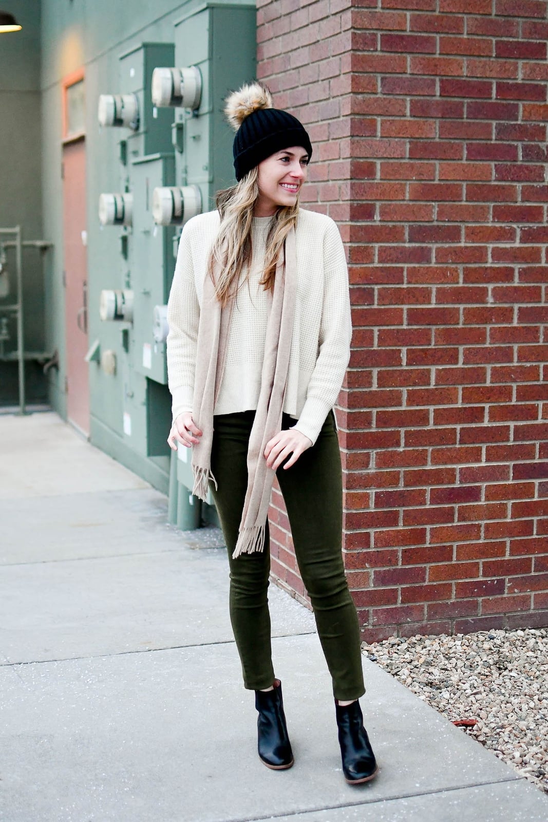 Olive Green Skinny Jeans With Cream Sweater And Beanie — Green Jeans Outfits