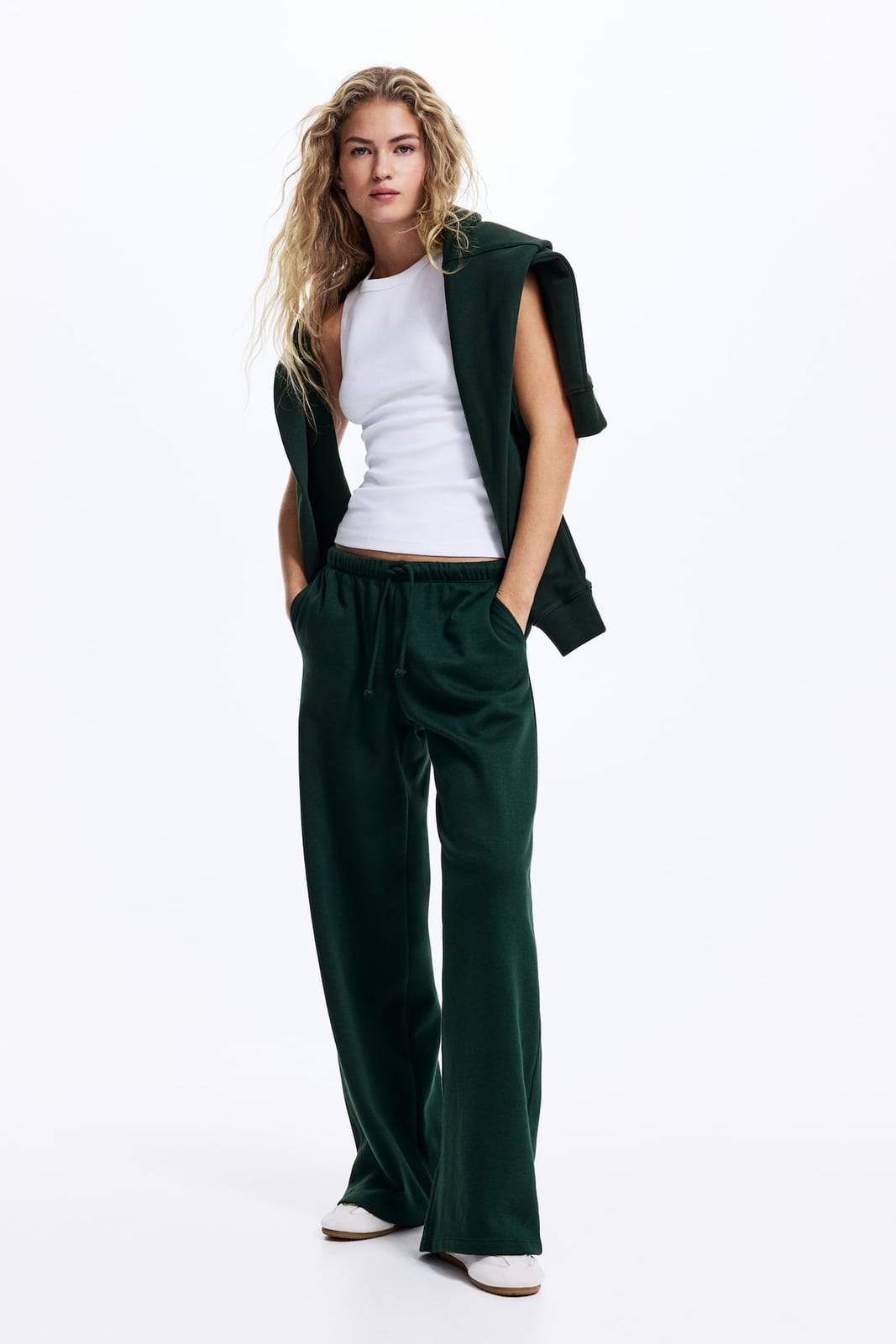 Dark Green Wide-Leg Sweatpants with a White Tank Top and Draped Dark Green Wide-Leg Sweatpants with a White Tank Top and Draped — Green Sweatpants Outfit