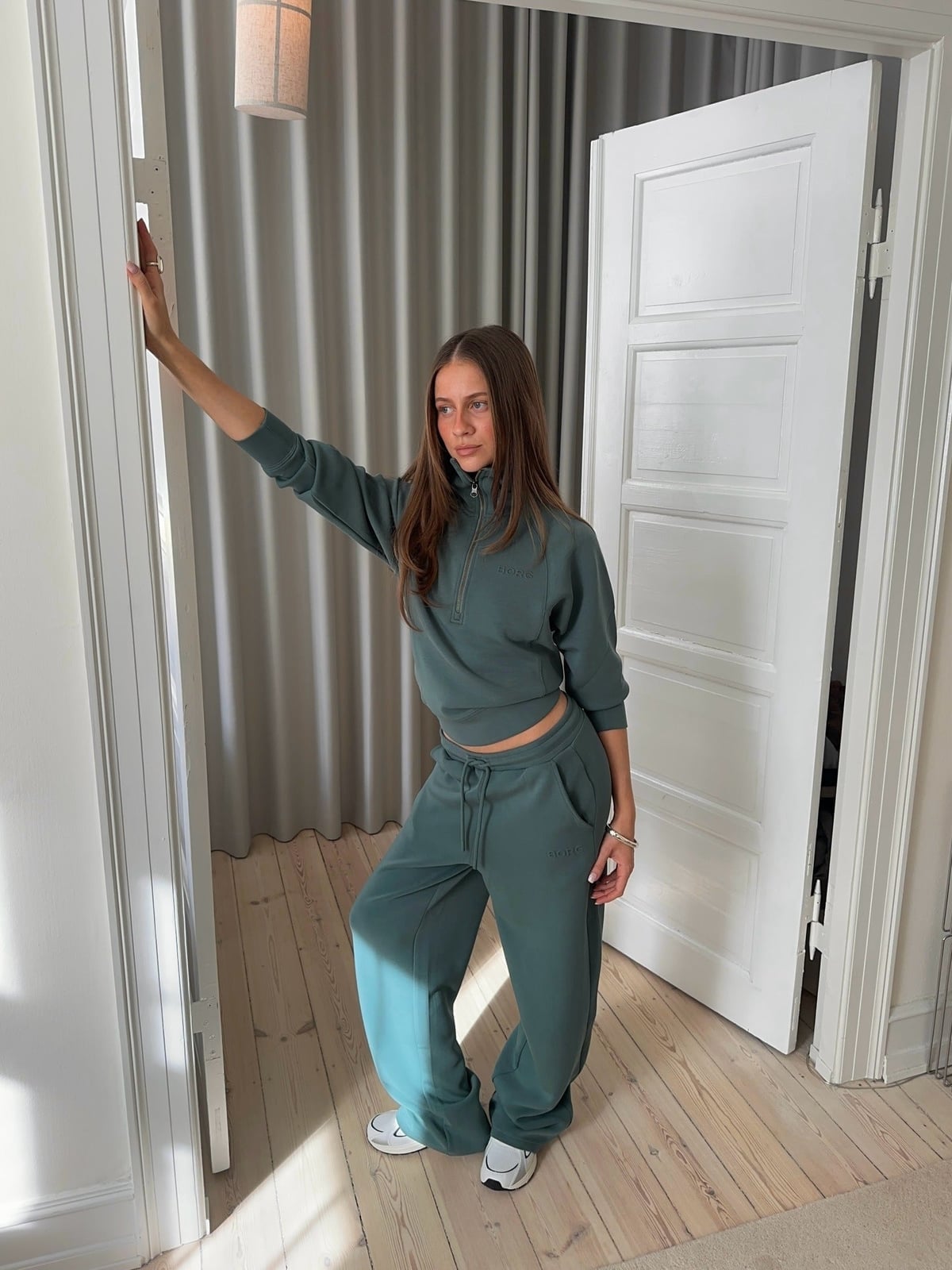 Teal Green Oversized Sweatpants with a Half-Zip Sweatshirt Teal Green Oversized Sweatpants with a Half-Zip Sweatshirt — Green Sweatpants Outfit