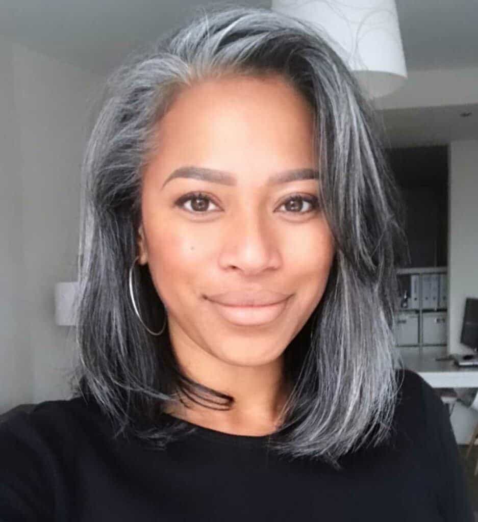 Collarbone Lob With Natural Gray Blend Collarbone Lob With Natural Gray Blend — Grey Highlights