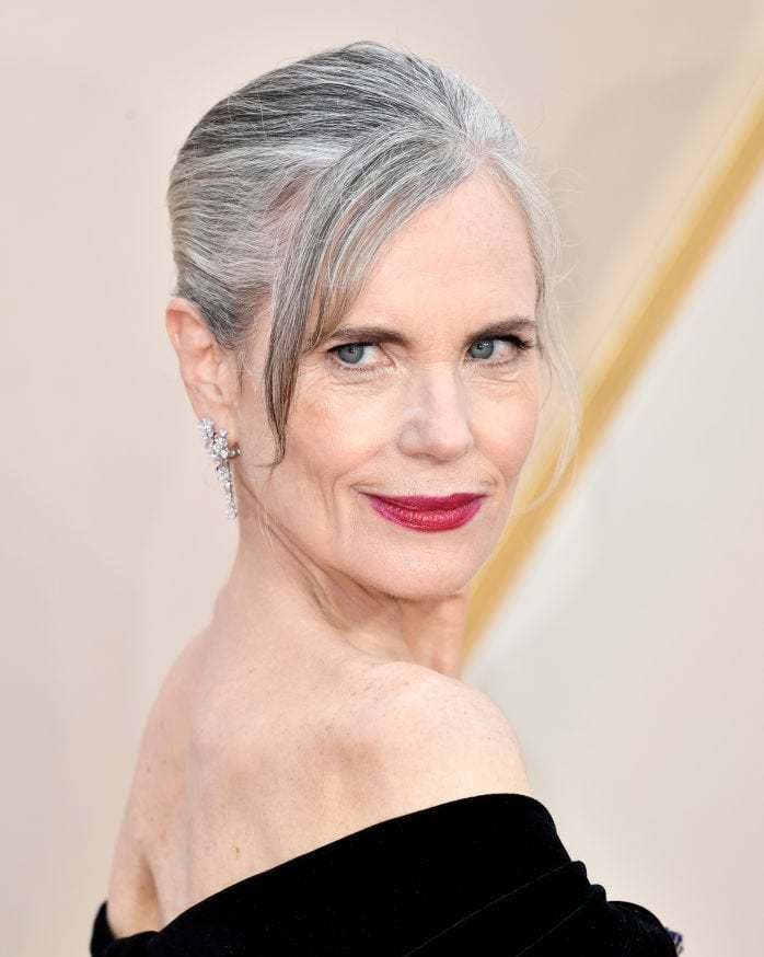 Collarbone Layers With Gray Highlights, Close-Up Take Collarbone Layers With Gray Highlights, Close-Up Take — Grey Highlights