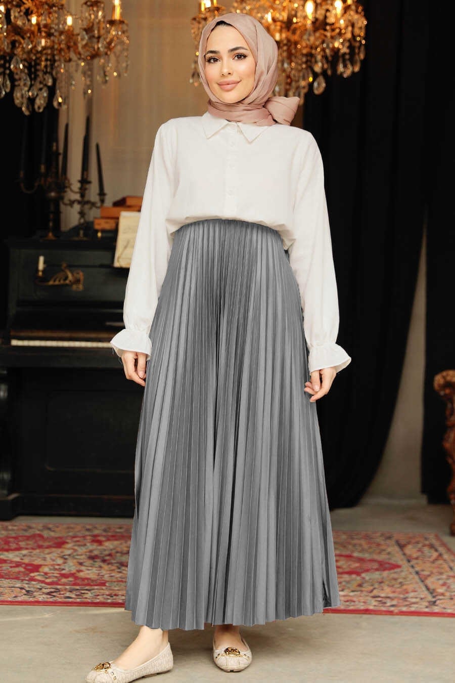 Gray Pleated Maxi Skirt With White Shirt — Grey Skirt Outfit