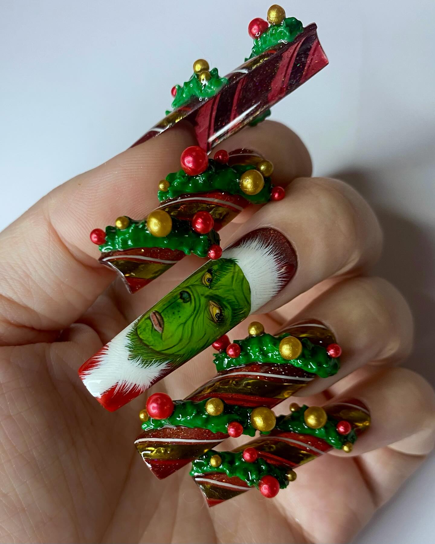 Grinch Face & Candy Cane Christmas Nails