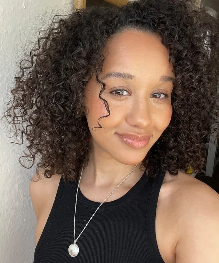 Collarbone Wavy Hair With Defined Curls Collarbone Wavy Hair With Defined Curls — Hair Care Routine