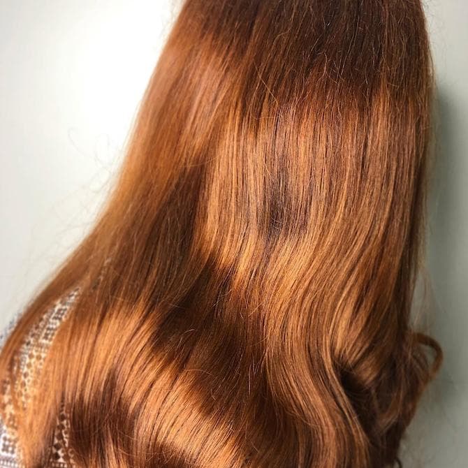 Mid-Back Wavy Hair in Rich Copper Red Mid-Back Wavy Hair in Rich Copper Red — Hair Color Chart