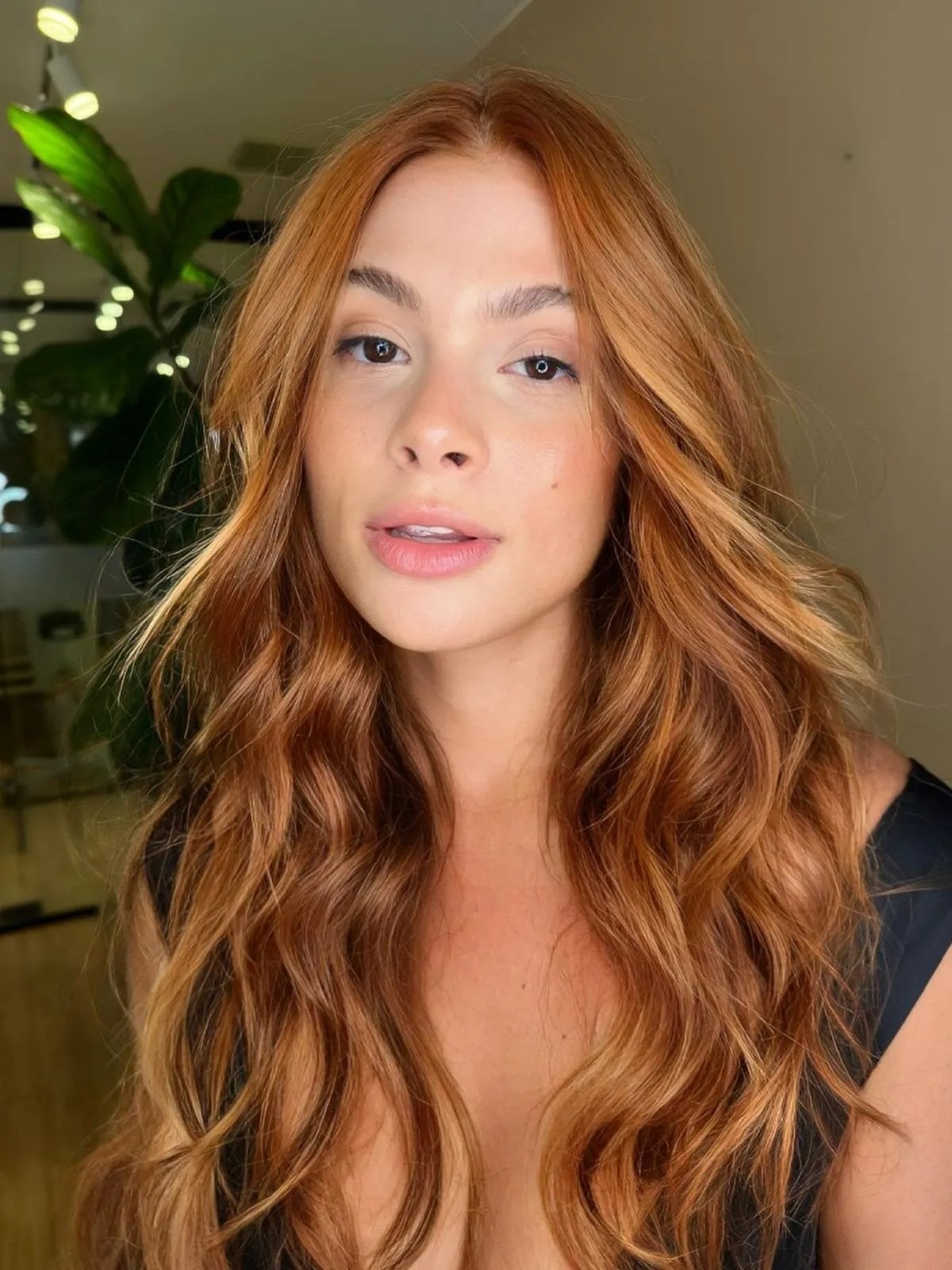 Mid-Back Copper Red With Loose Waves Mid-Back Copper Red With Loose Waves — Hair Color Chart